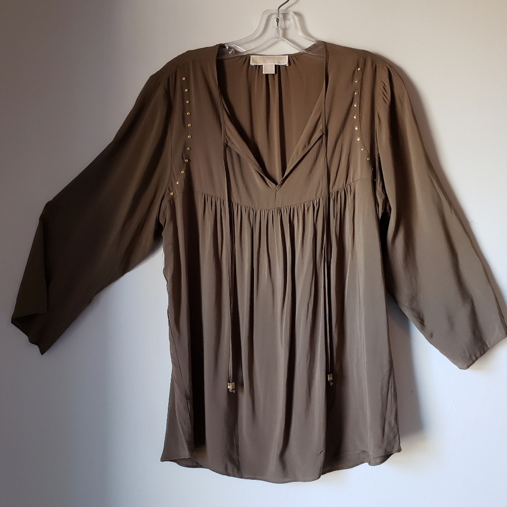 Michael Kors Army green flowey top